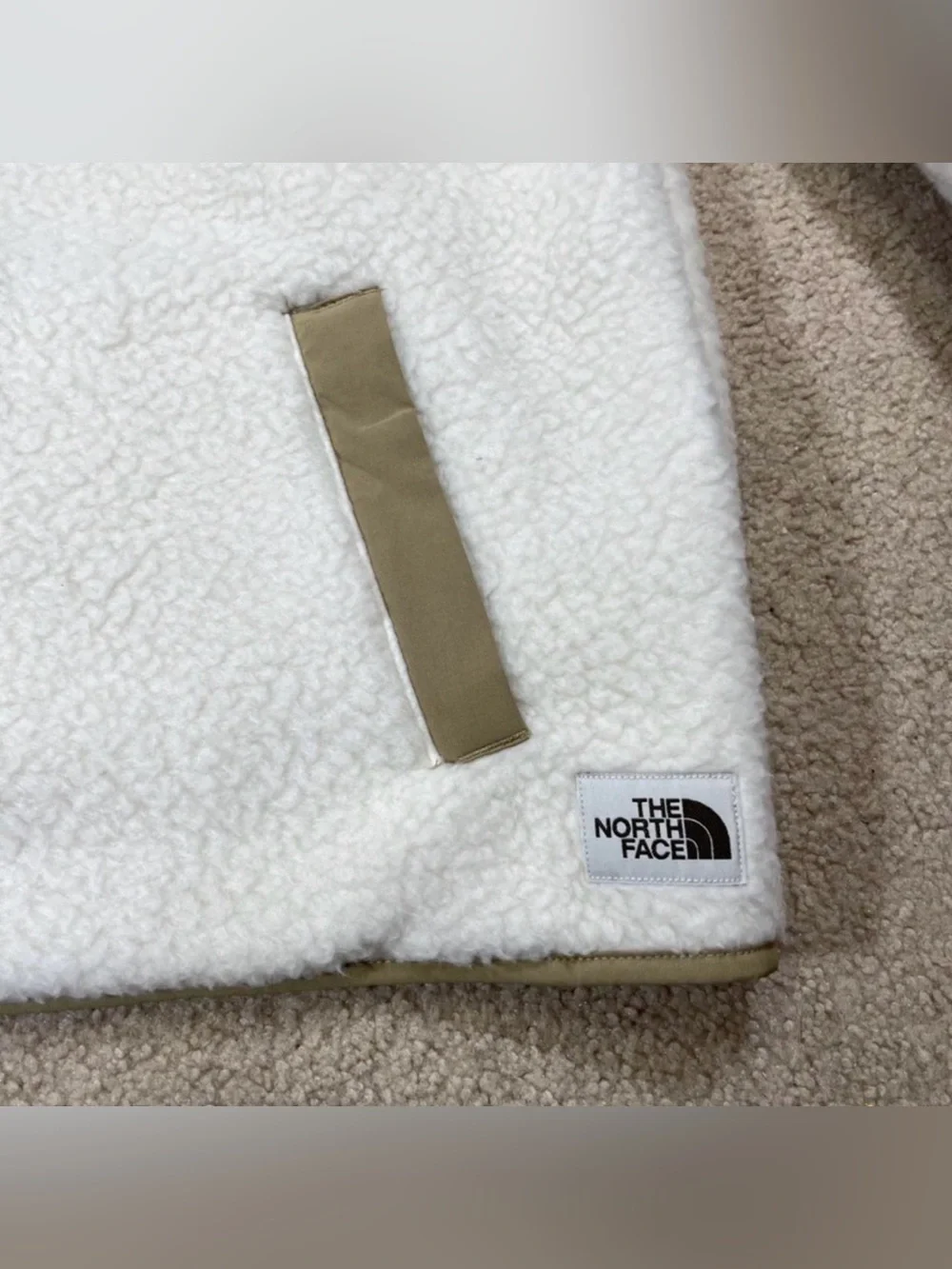 The North Face Women’s Cream Teddy Sherpa Jacket with Tan Trim - Picture 3 of 4